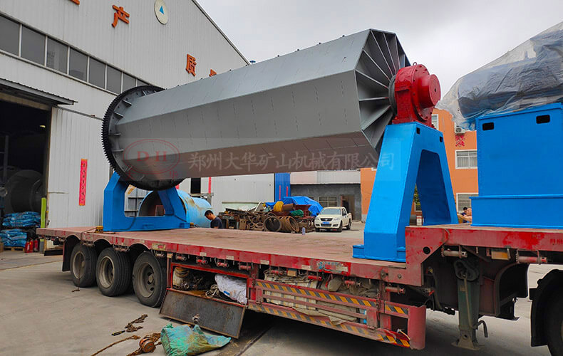 4臺(tái)六角滾筒拋光機(jī)裝車發(fā)往南陽